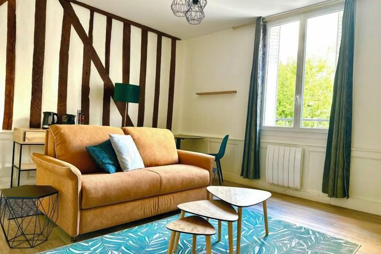 5, Charming studio, train station nearby, Indre-et-Loire