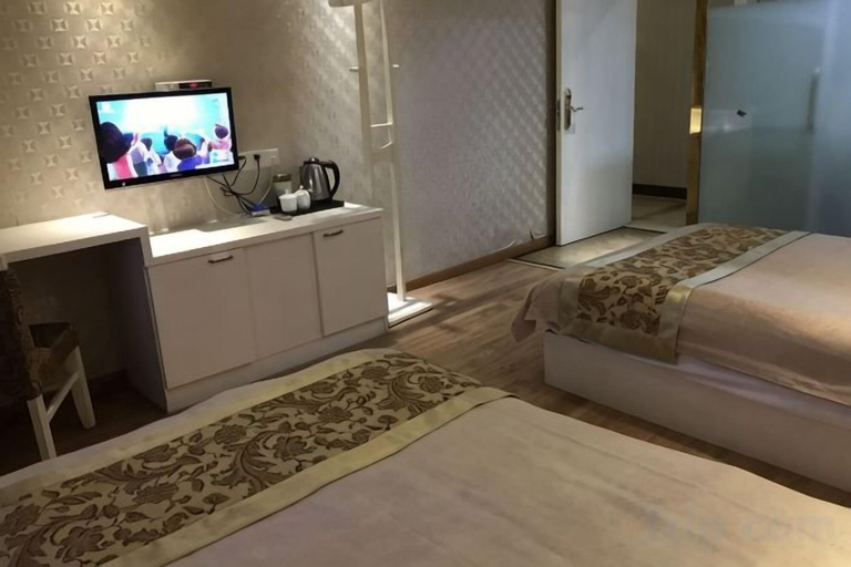 Bedroom 3, Q+ Jiuhuashan Hongyunlou Grand Hotel, Chizhou