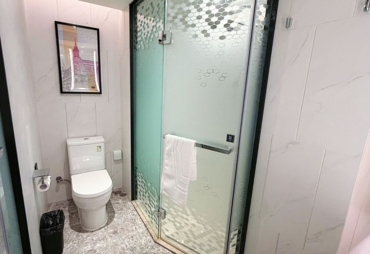 Bathroom 3, Hampton by Hilton Harbin Zhongyang Street, Harbin