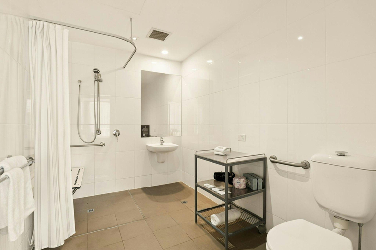 Bathroom 4, Quest Scarborough, Stirling