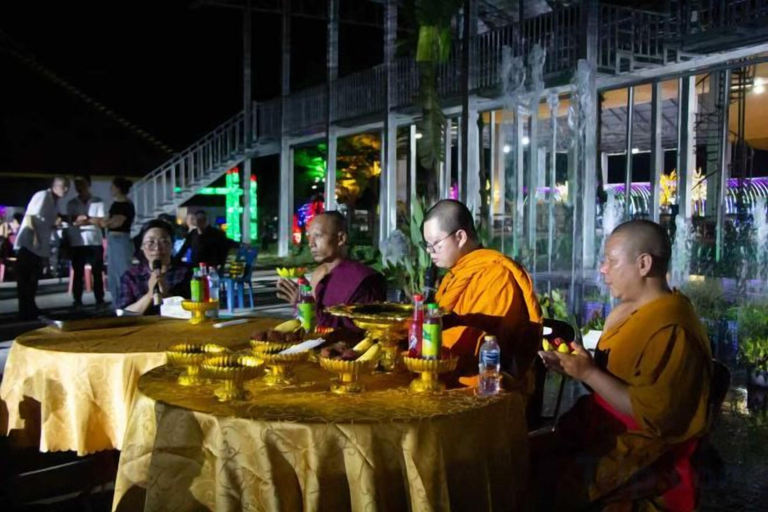 Food & Drinks 3, Hometown of Dragon Hotel, Vangvieng