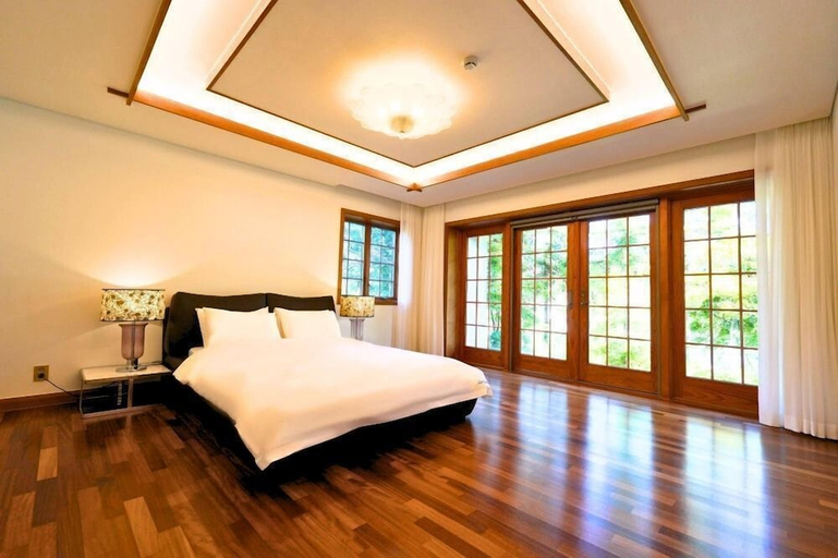 Bedroom 2, Le Comte Bleu , Pyeongchang