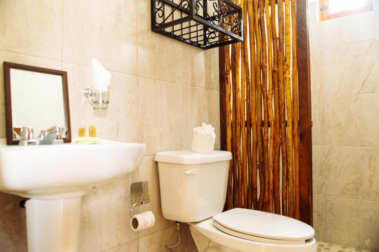 Bathroom 3, Kinta Kan Boutique Hotel, Cozumel