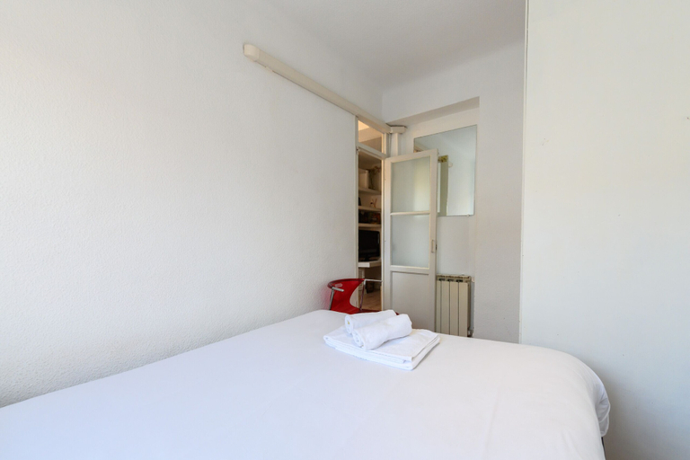 Room 4, M Por183d Amplio Piso 2 Dormitorios en La Latina, Madrid