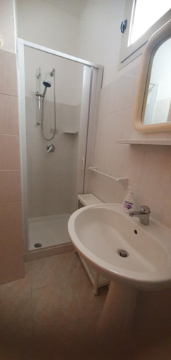 Bathroom 2, Residence Polidoro, Foggia