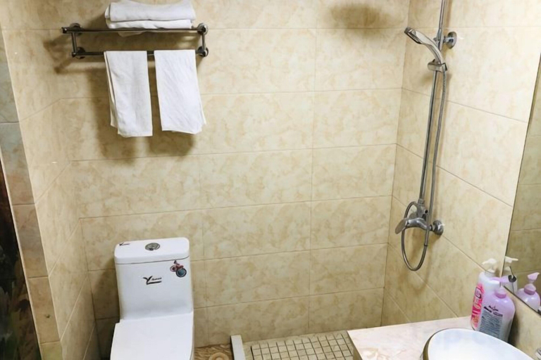 Bathroom 3, Hongdu Hotel, Jiaxing