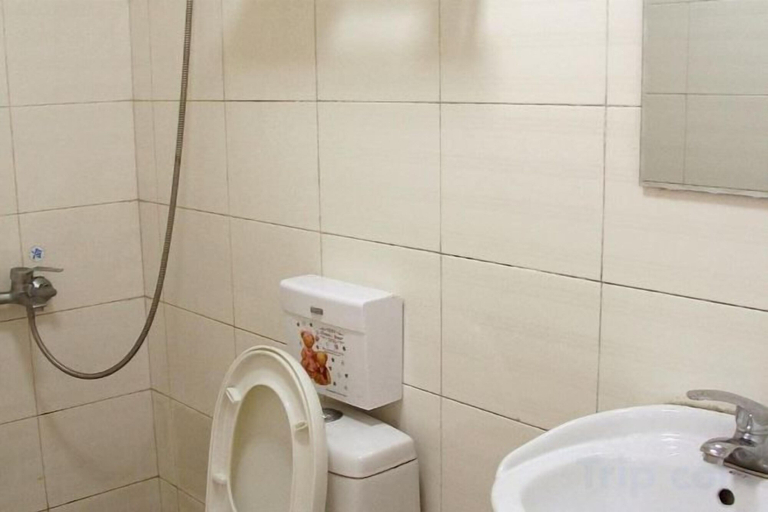 Bathroom 3, Yunyun Hotel, Xuancheng