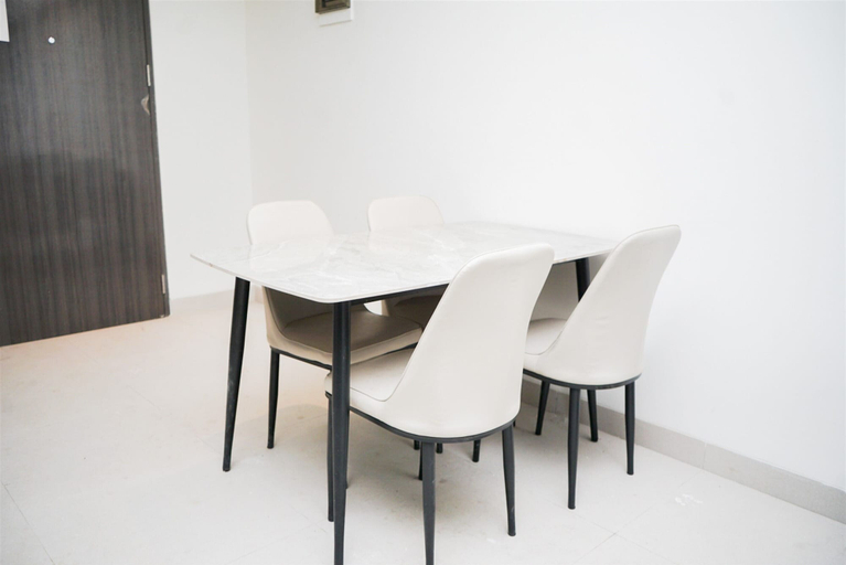 In-room dining, Nice And Restful 1Br Apartment Carstensz Residence, South Tangerang