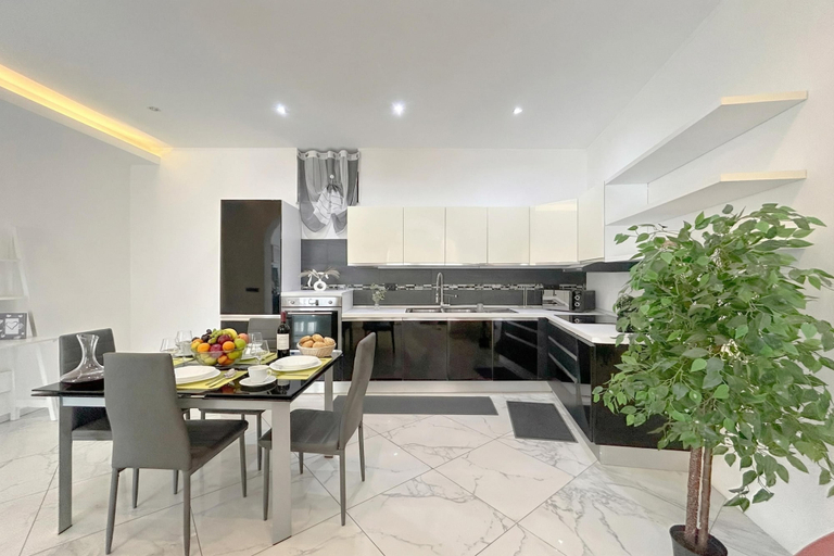 Dining 3, Cianta - Apartment With Terrace and Parking, Savona