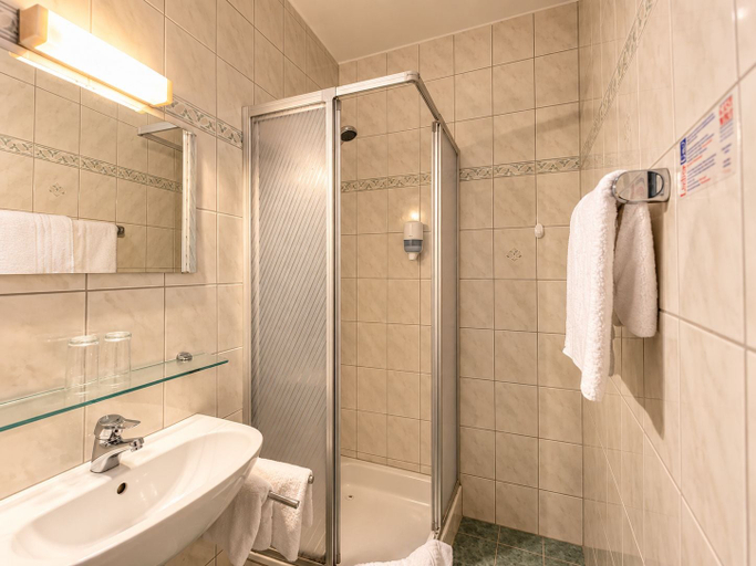 Bathroom 3, STIERSCHNEIDERS Weinhotel Wachau, Krems an der Donau Land