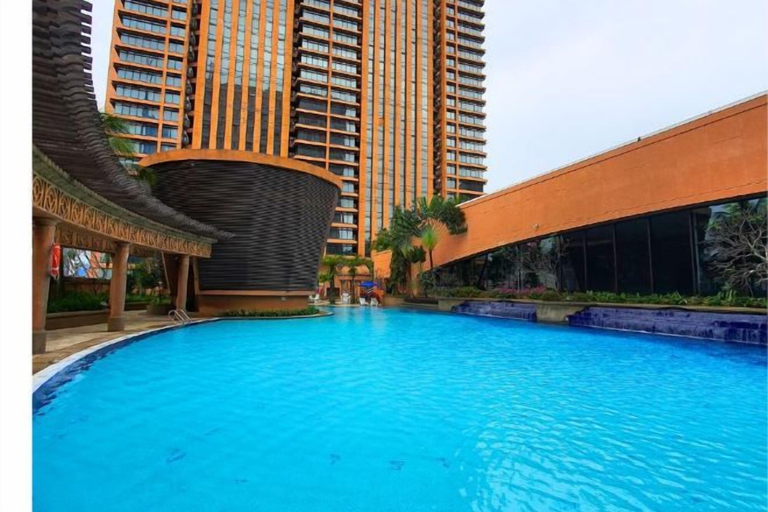 Pool 4, Berjaya Times Square 1BR Suite 5Pax Bukit Bintang Steps to Monorail, Kuala Lumpur