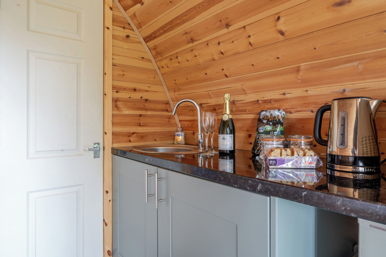 Interior 3, Beautiful and Cosy Garden Pod Saintives, Cornwall