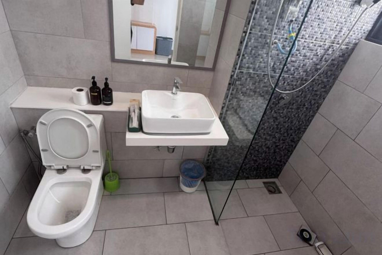 Bathroom 4, Urban Retreat @ The Shore • CBD • Pool, Kota Kinabalu