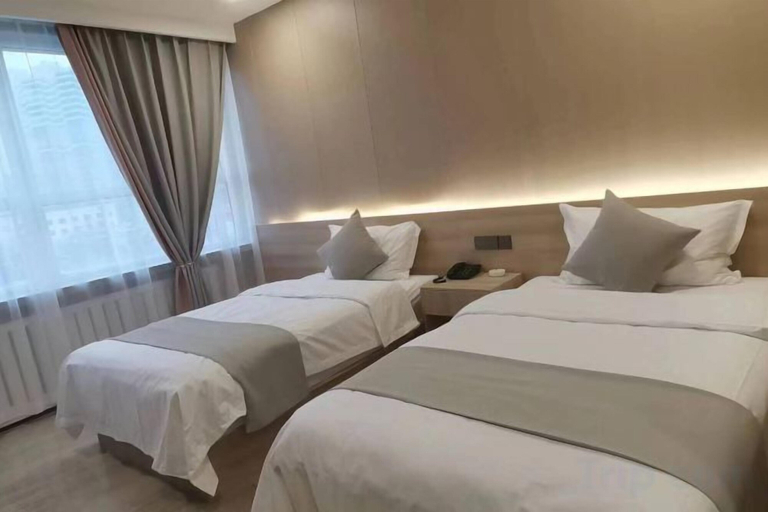 Bedroom 3, Holiday Inn, Bayin'gholin Mongol