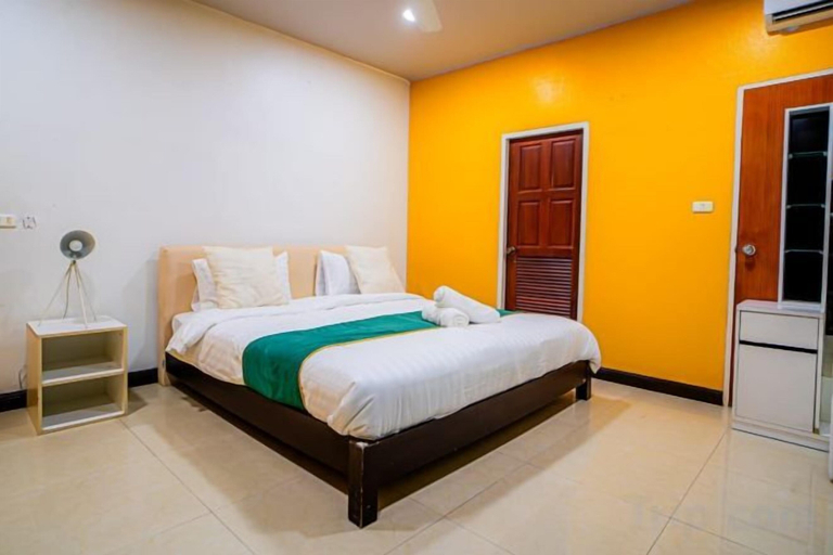 Room 1, The Ace 6 Bedrooms 6 Bathrooms Villa With Free Bills, Pattaya