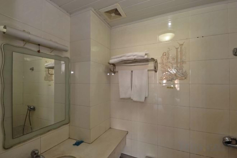 Bathroom 5, Hong Tai Yang Hotel, Taizhou