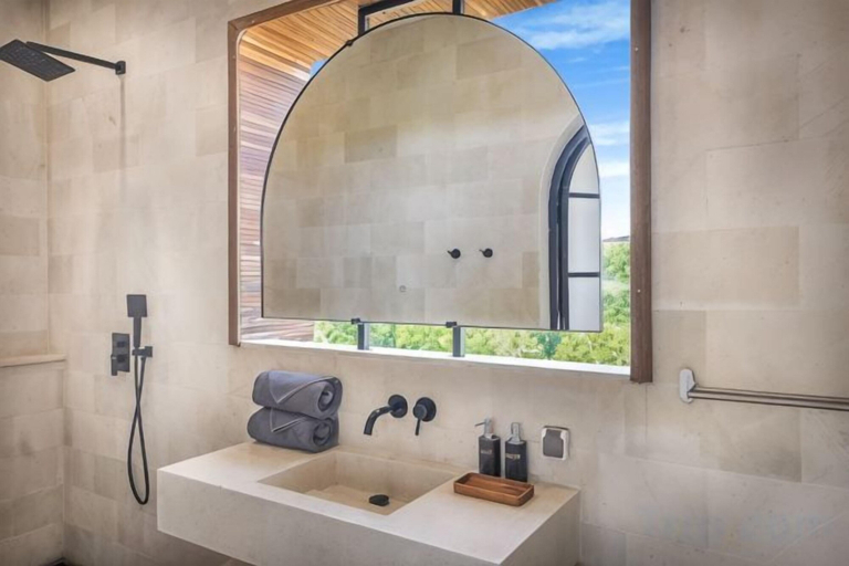 Bathroom 4, Samastiti Bingin Luxury appartements steps from the beach, Badung