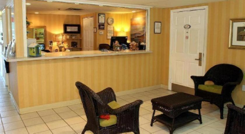 Others 4, Chart House Suites and Marina, Pinellas