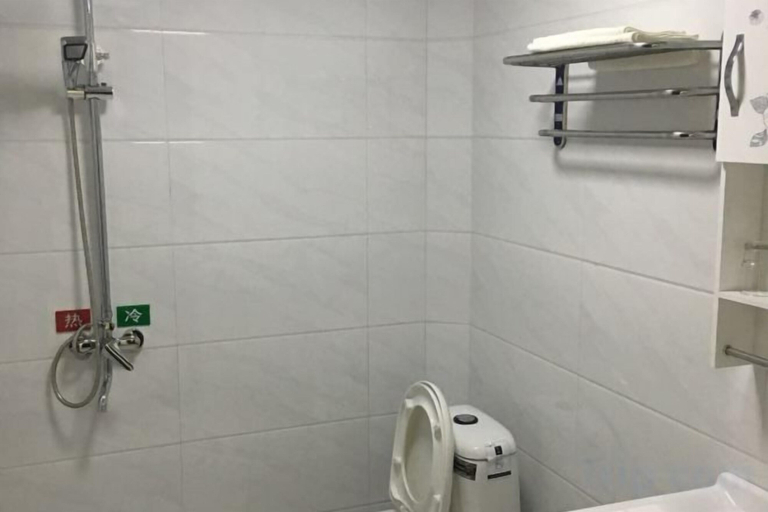 Bathroom, Yingfo Farmhouse, Lu'an