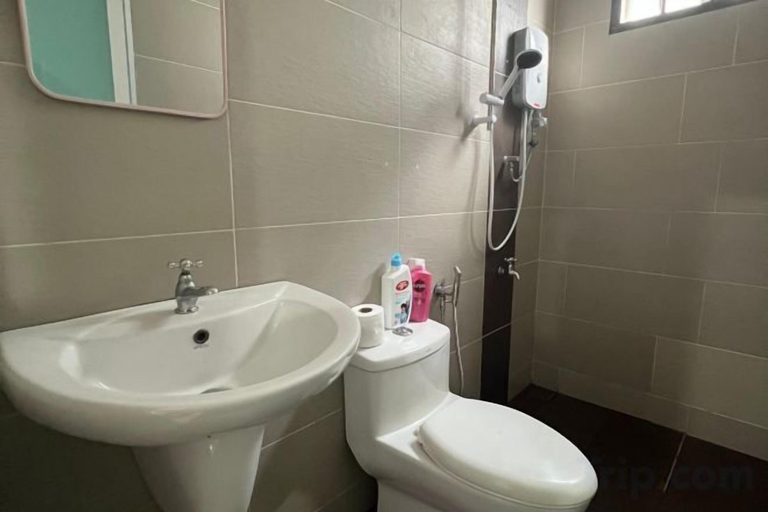 Bathroom 2, 5 min to AeonBig , Old Street, BP Mall & D Garden, Batu Pahat