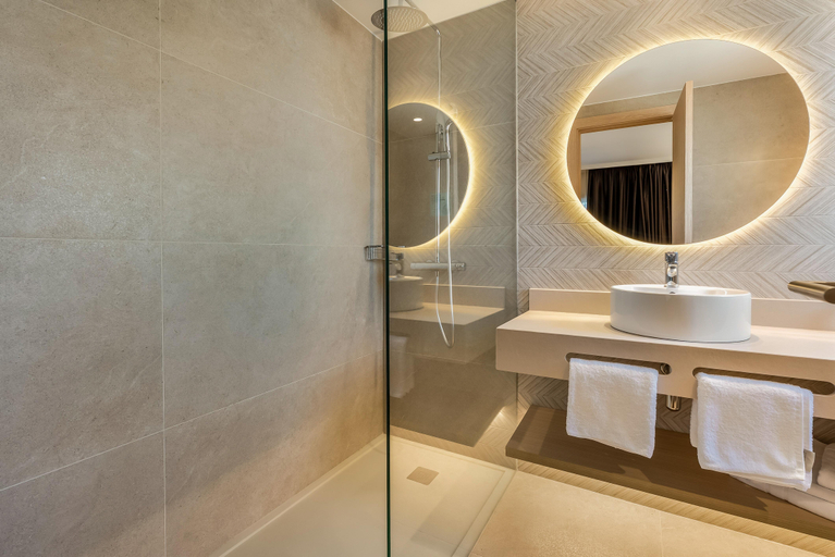 Bathroom 5, Miramar, Girona