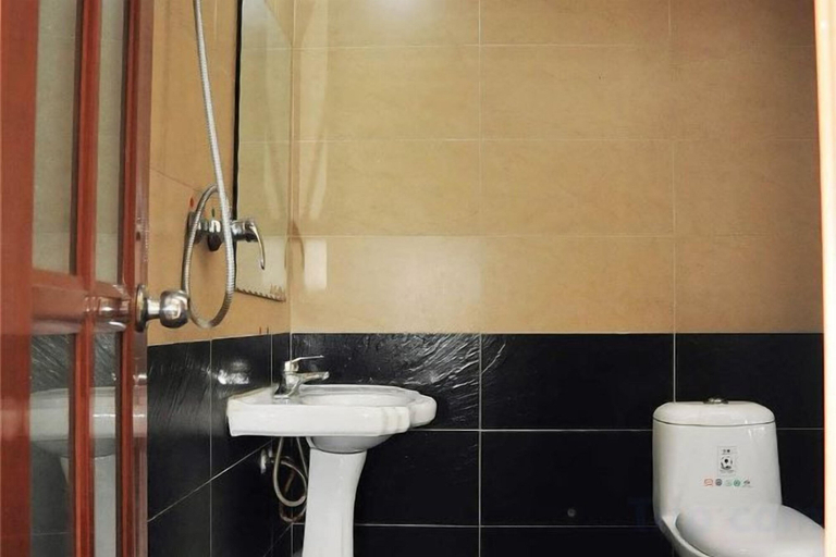 Bathroom 3, Shankee Hotel (Zibo Badaju RT-Mart), Zibo