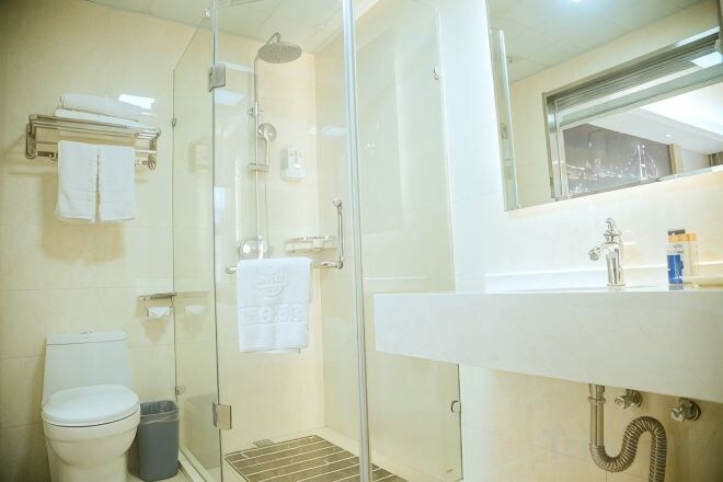 Bathroom, Super 8 Hotel (Huaiyuan Yudu Avenue), Bengbu