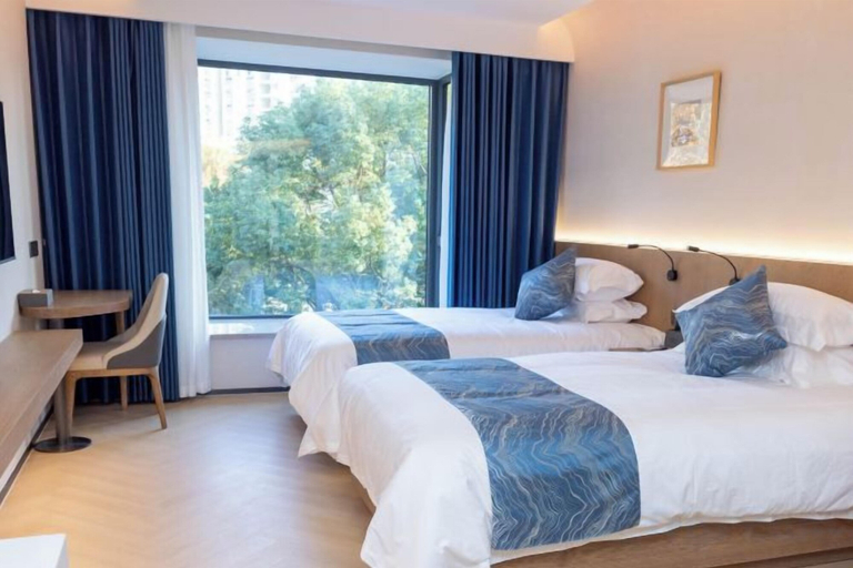 Bedroom, Yangzi Hotel, Nanjing