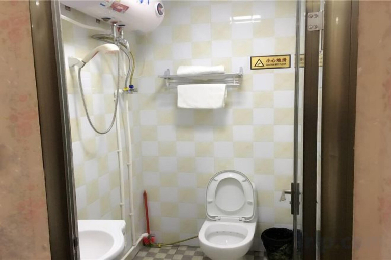 Bathroom, Xi'an Lianhu District Hospitality Hotel, Xi'an