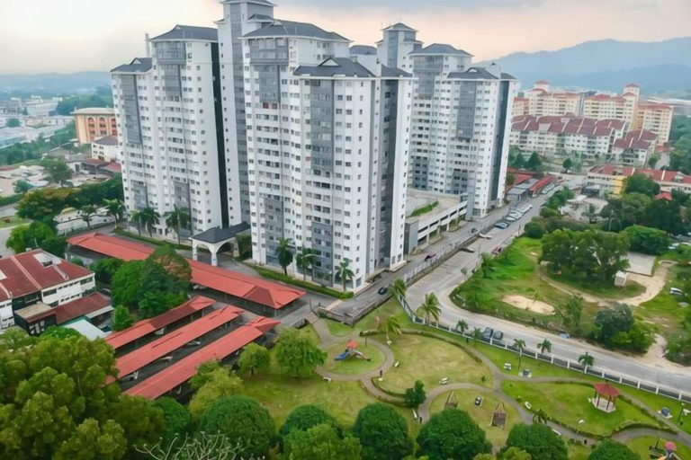 Exterior 4, Beautiful Suria Kipark Damansara 3R2B Apartment