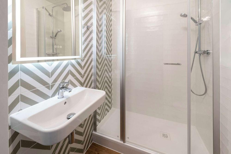 Bathroom, Hotel Carline, Calvados
