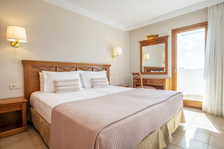 Bedroom 2, Inturotel Cala Azul Park, Baleares