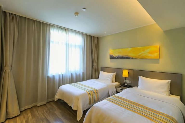 Bedroom 3, Home Inn Select (Shanghai Zhoupu Wanda Plaza Branch), Shanghai