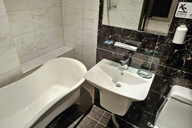 Bathroom 3, Billz Hotel Dongdaemoon, Dong-daemun