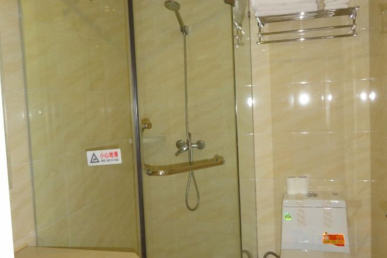 Bathroom, Yuejia Hotel (Shanghai Minhang Jiaoda), Shanghai
