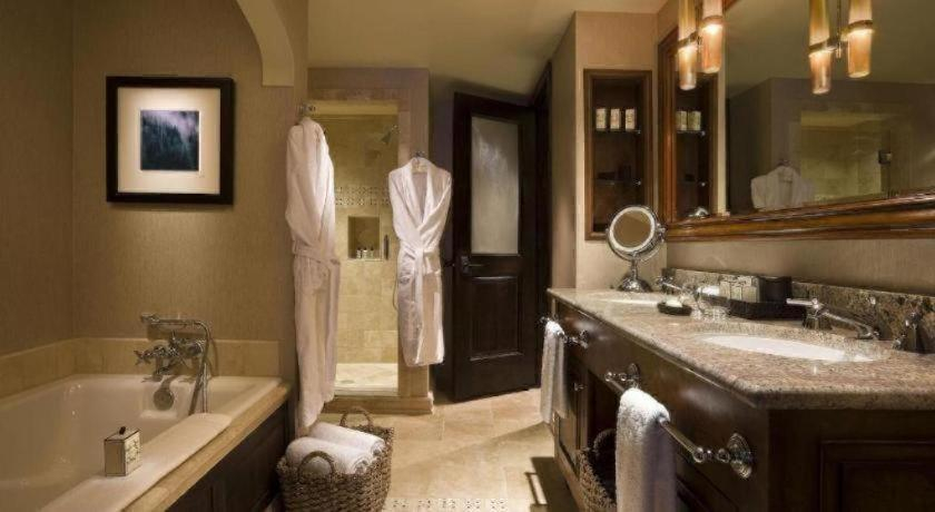 Bathroom 4, Madeline Hotel and Residences, San Miguel