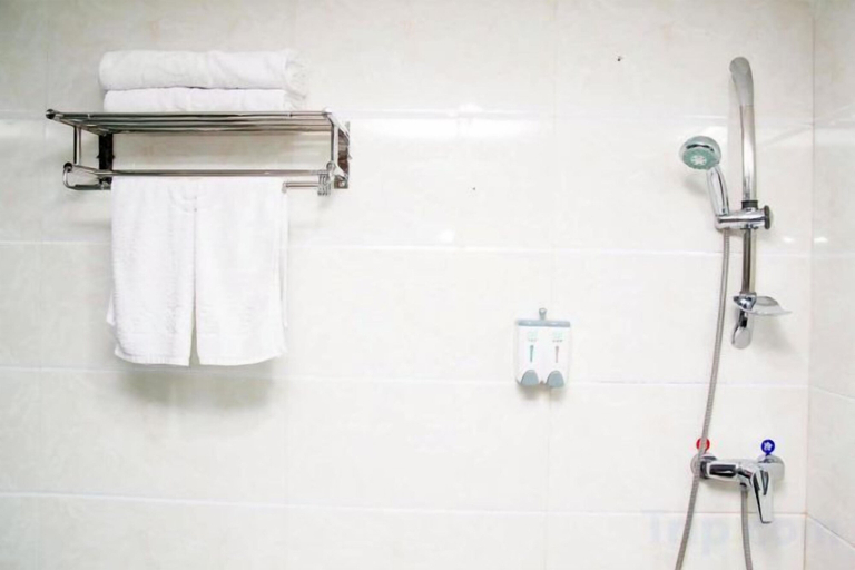 Bathroom 4, Jincheng Hotel, Yichang