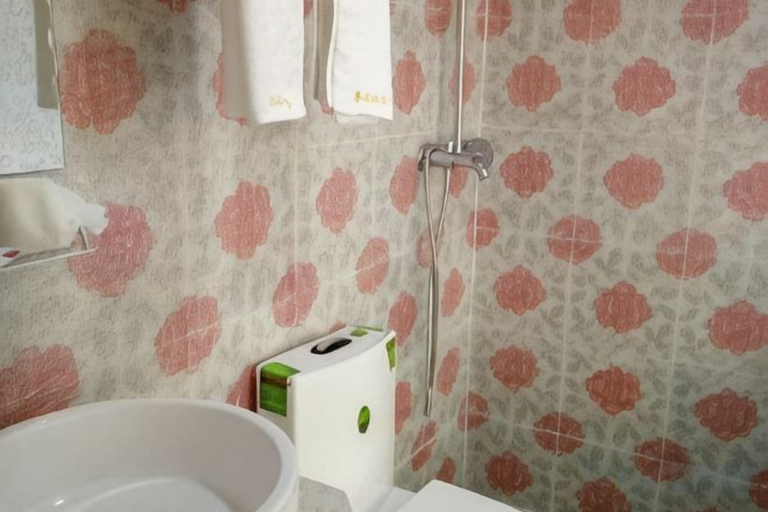 Bathroom 3, Jiaqi Hotel, Shanghai
