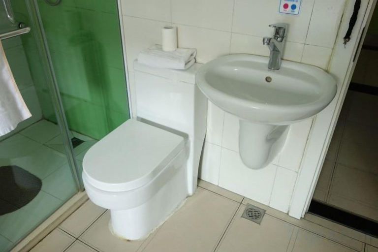 Bathroom 4, 100 Inn (Small Shanghai pedestrian street), Shanghai