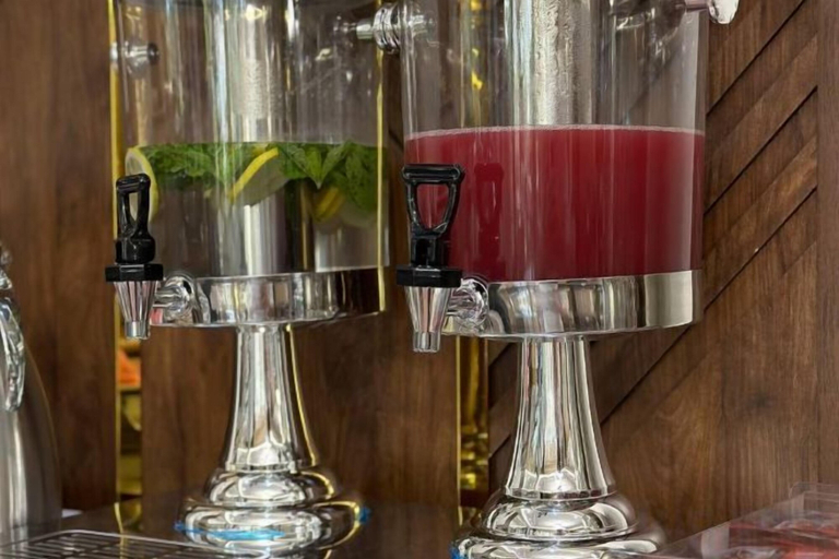 Food & Drinks