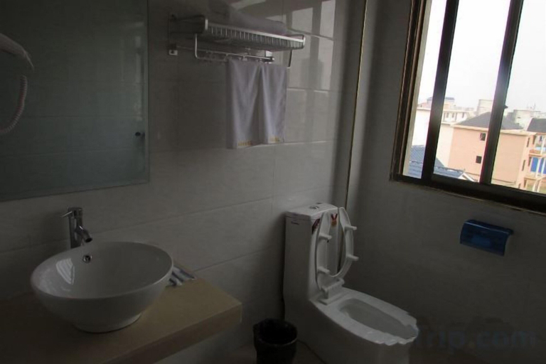 Bathroom, Wengli Culture Hotel Zhangzhou (IFC Shuiting Branch), Quzhou
