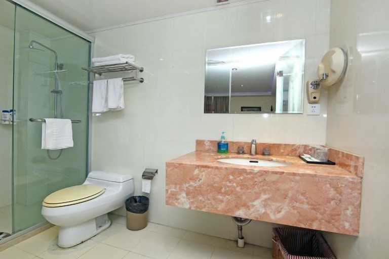 Bathroom 4, Lanshan Hostel, Shanghai