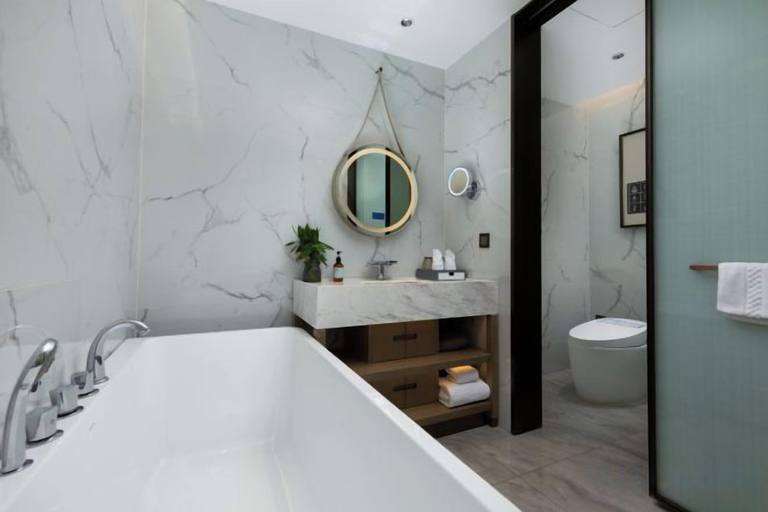 Bathroom, Yelang Hotel, Bijie