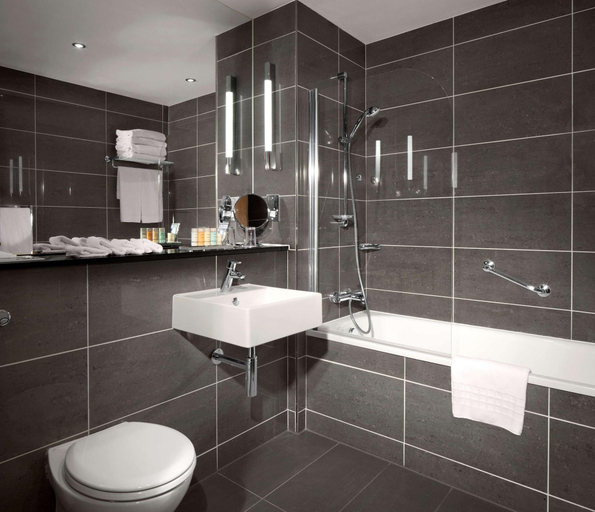 Bathroom 2, Majestic Hotel Bristol, Bristol