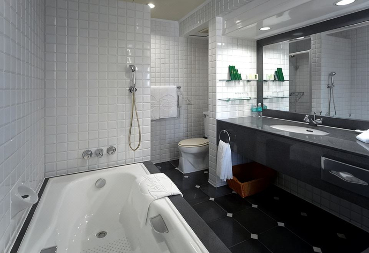 Bathroom 3, Dingshan Hotel, Nanjing