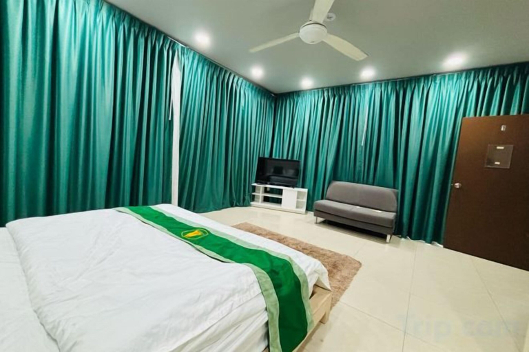 Room 4, The Ace 6 Bedrooms 6 Bathrooms Villa With Free Bills, Pattaya