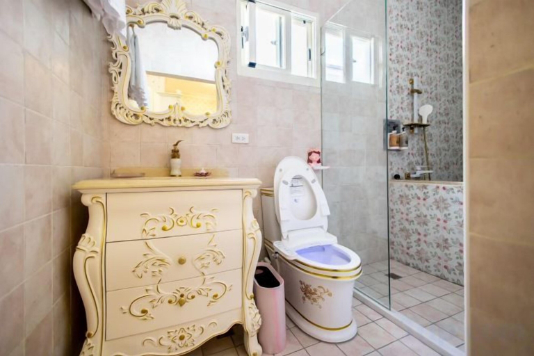 Bathroom 5, Chunmanxiaozhu, Miaoli