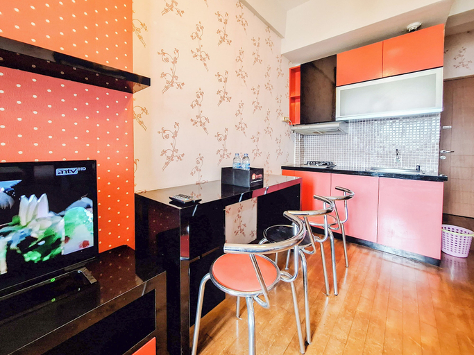 Living area 3, Minimalist 2Br At Pinewood Jatinangor Apartment, Sumedang