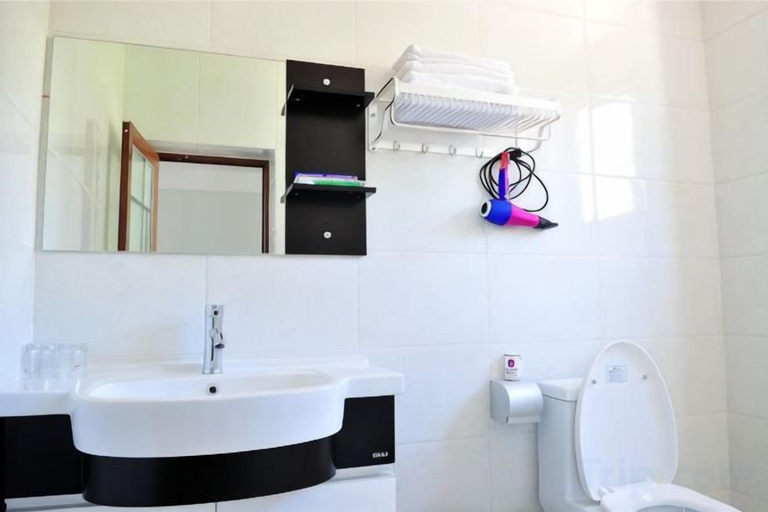 Bathroom 3, Shuanglang Shaniu Bandao Seascape Inn, Dali Bai