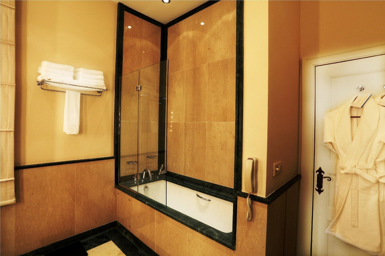 Bathroom 4, Divan Cukurhan, Çankaya